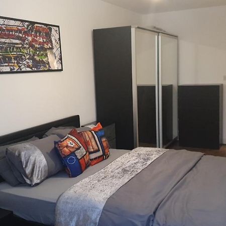 Double Room With Shared Bathroom Лондон Екстериор снимка