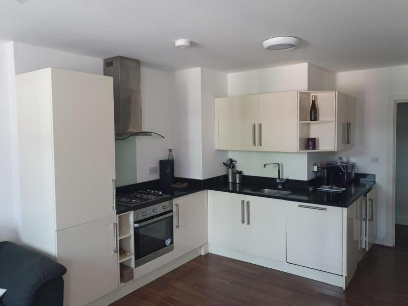 Double Room With Shared Bathroom Лондон Екстериор снимка